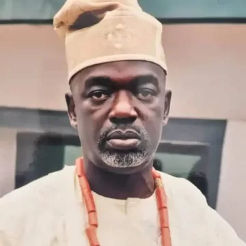 Oyo PDP gains another prominent member as Owolabi dumps APC for PDP