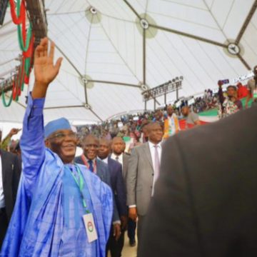 Breaking: Atiku floors Wike, Saraki others, clinches PDP presidential ticket