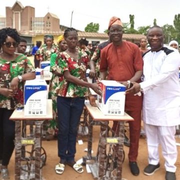 Appreciation as Oyo Lawmaker, Fowokanmi Empowers Constituents