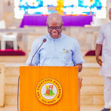 Excitement As Oyo Government Promotes 9,000 Teachers