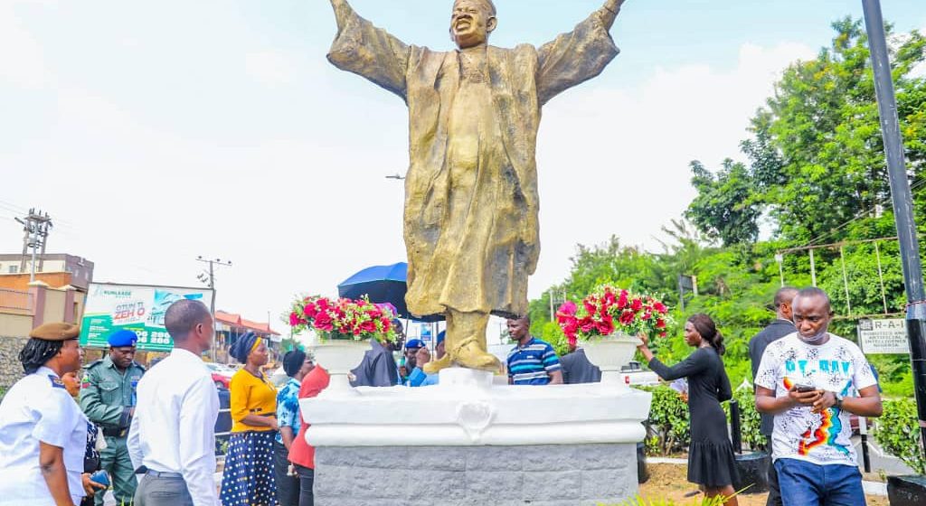 Nigeria’s Icon Of Democracy: Oyo Government Unveils Majestic Statue Of Late MKO Abiola