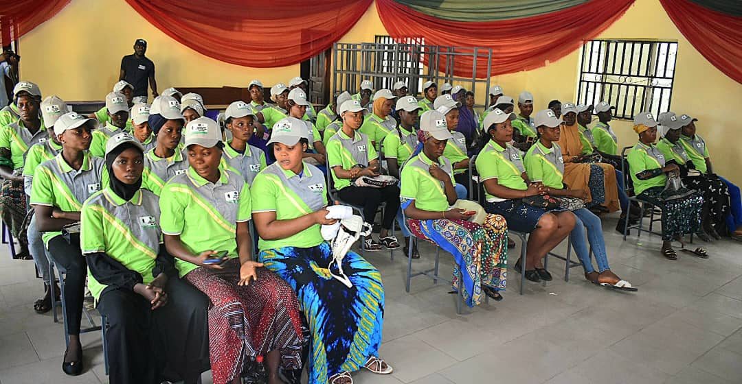 Odidi omo empowers over 100 women with Poultry starter packs and cash gifts