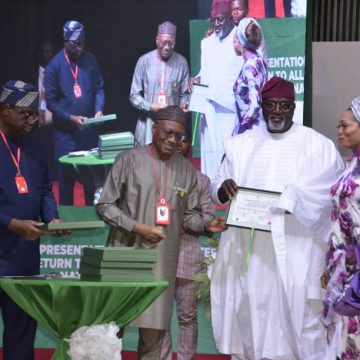 Just in: Odidi Omo Receives Certificate of Return to the 10th Assembly