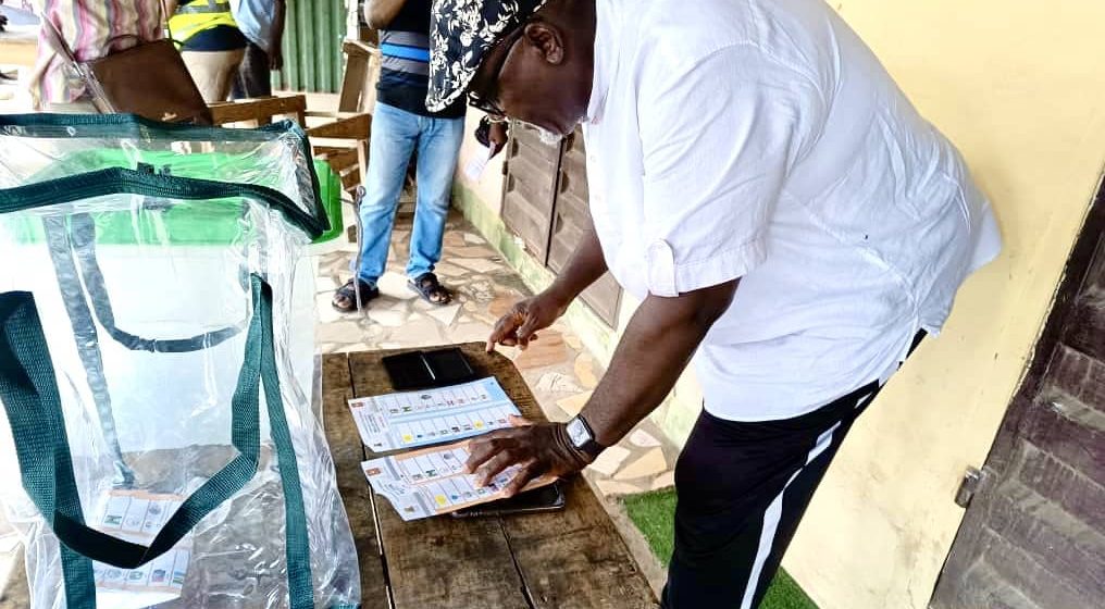 LG Polls: Hon. Adedeji Stanley Olajide (Odidi Omo) Casts His Vote in Counsellorship and Chairmanship Elections LG Polls: Hon. Adedeji Stanley Olajide (Odidi Omo) Casts His Vote in Counsellorship and Chairmanship Elections
